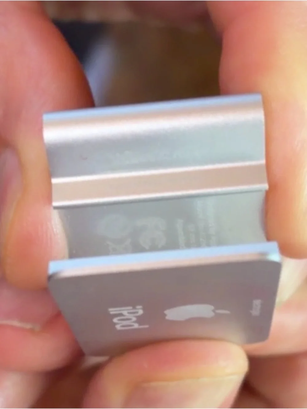 iPod shuffle silver
